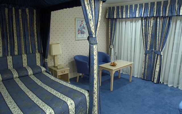 Glebe Hotel