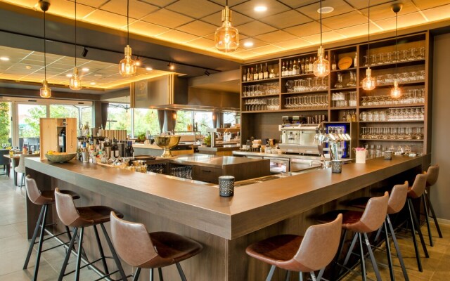 Mezzo Hotel & Business