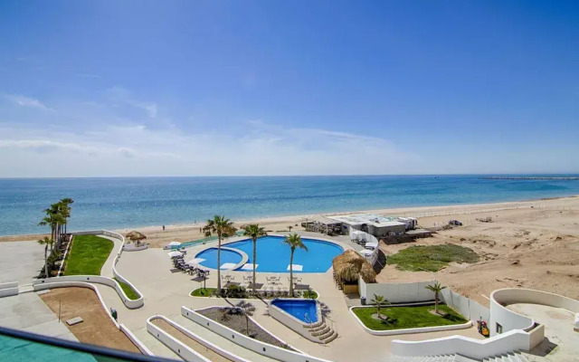 Esmeralda Beach Resort