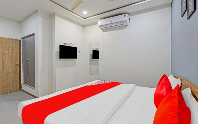 OYO Flagship 80625 Hotel King Land
