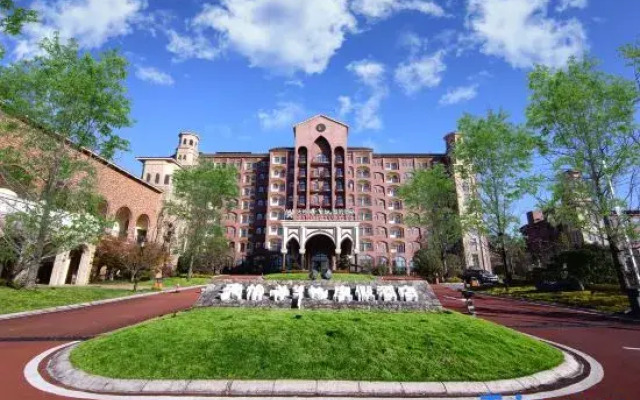 Tianyi Fangcaodi Holiday Hotel