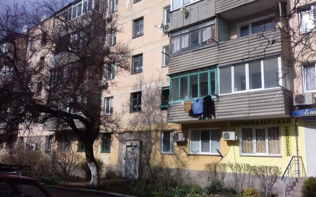 U Morja Prospekt Oktyabrskoy Revolyutsii 35 Apartment