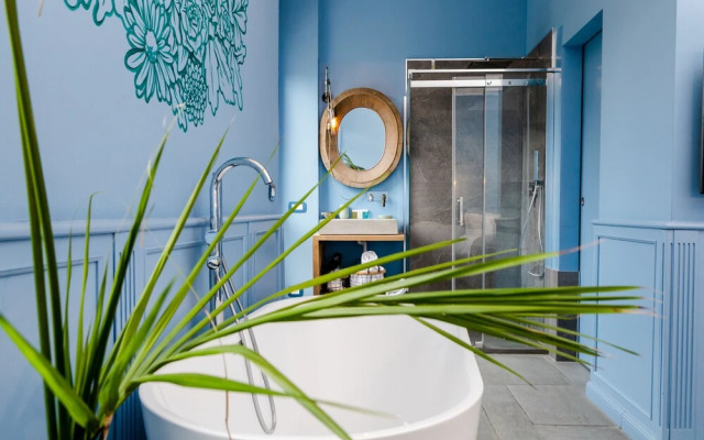 Bello Lake Como Suites