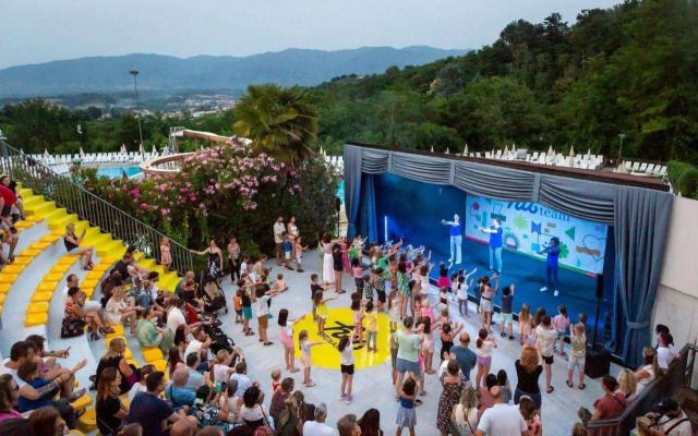 hu Norcenni Girasole Village