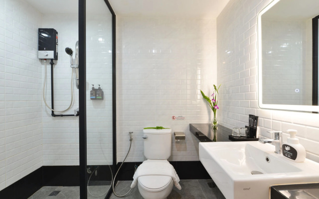 Gate43 Airport Hotel