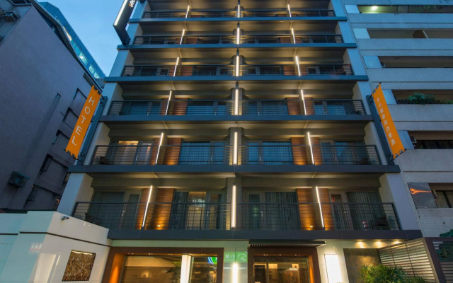 Simple Plus Hotel