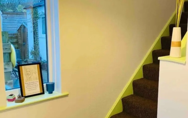 Cosy Classy 2-bed Maisonette, Village nr Newquay