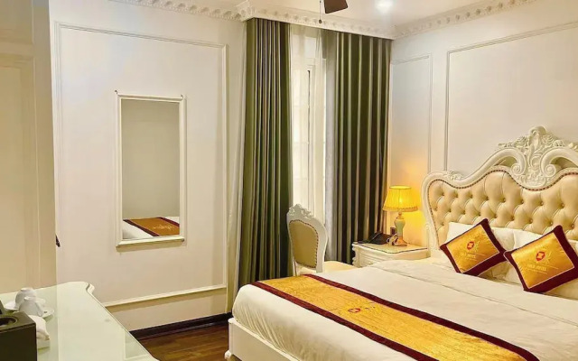 Gold Hotel Luxury