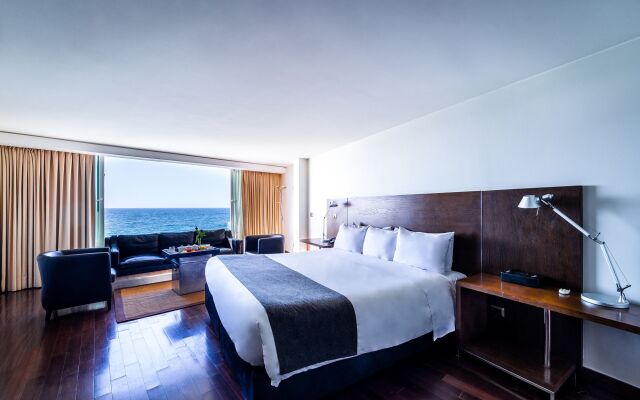 Radisson Blu Acqua Hotel & Spa Concon