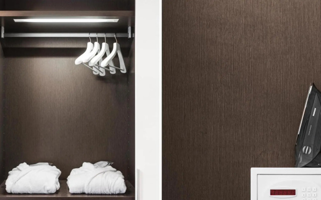Black Pearl Luxury Apartments