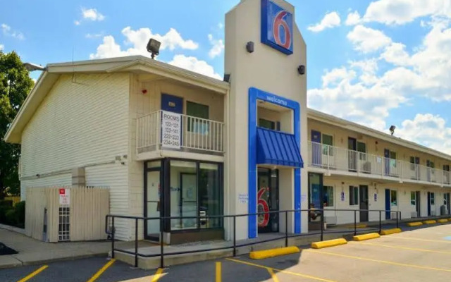 Motel 6
