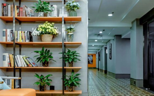 Yueya Jiangnan Spring Hotel