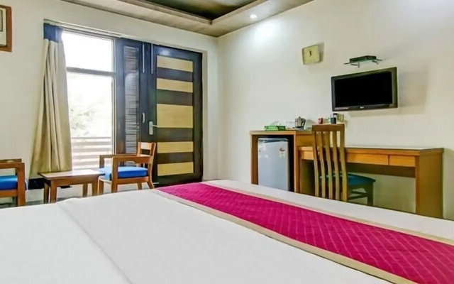 FabHotel Anand Villa