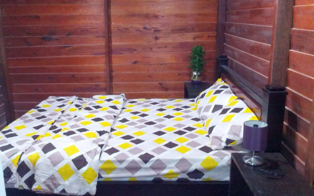 Funky Huts Guest House