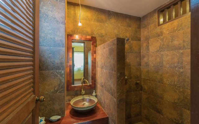 Coral Hotel Bangsaphan