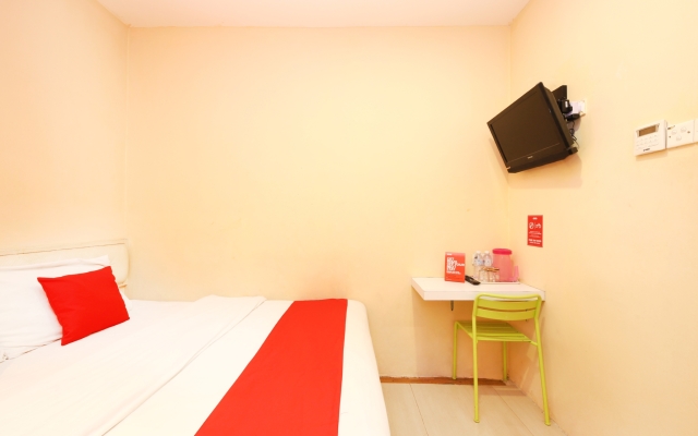 OYO 479 The Green Hotel