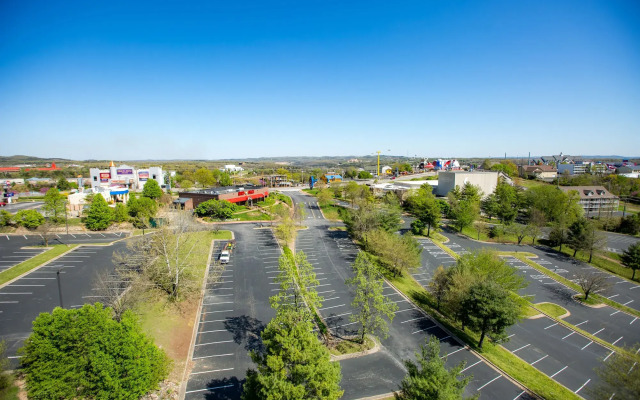 Отель Thousand Hills Resort