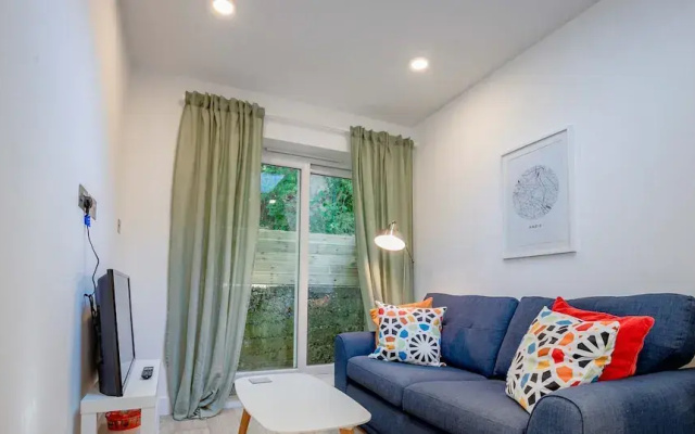 Host Stay Croydon Road Abode