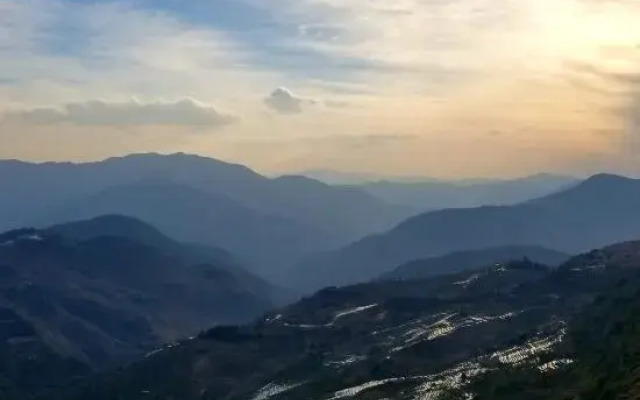 Xinlv Time Inn (Yuanyang Terraced Field Scenic Area)