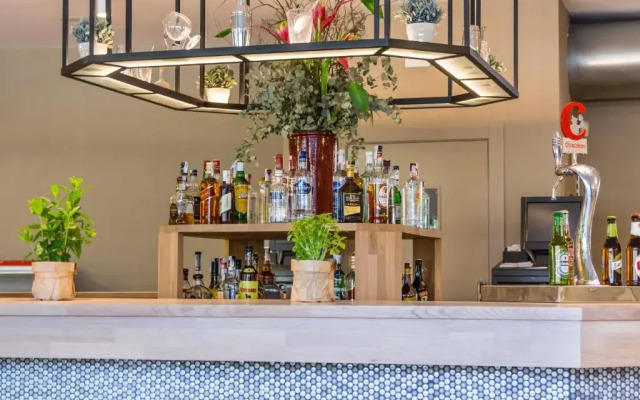 Intelier Orange Hotel