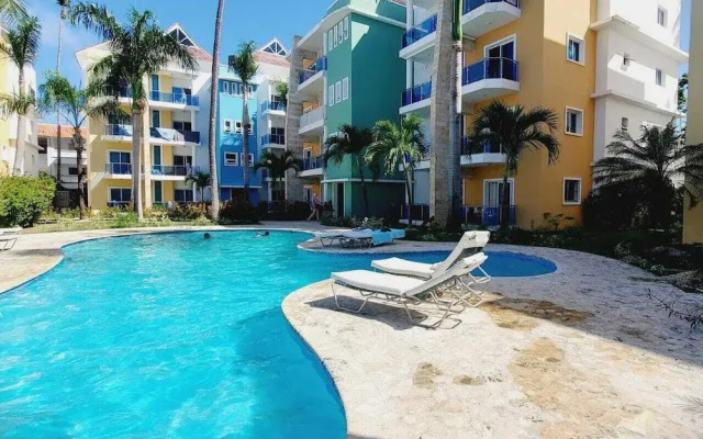 2 Minute Walk to Beach 1bdrm Condo with Pool