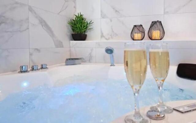 Majord'Home Spa 4*-L'élégance-Balnéo Vieille Ville