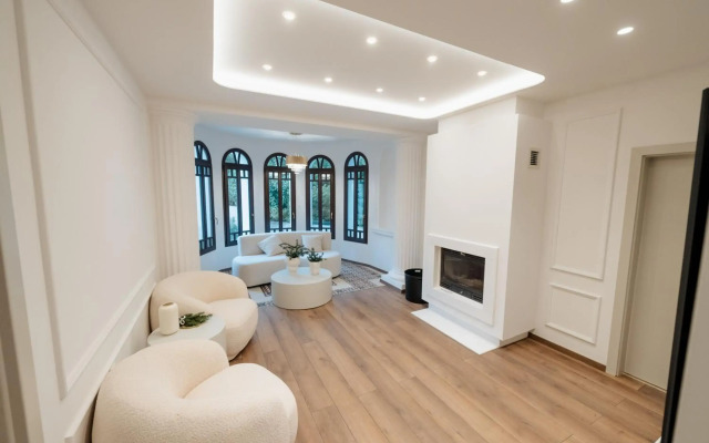 Emerald Suites