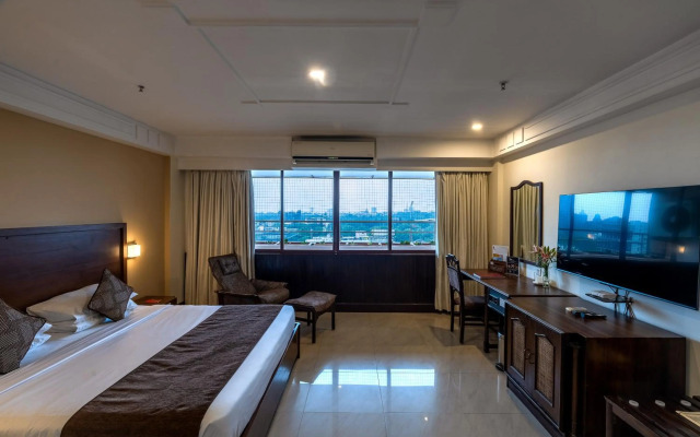 Hotel Ivory Tower