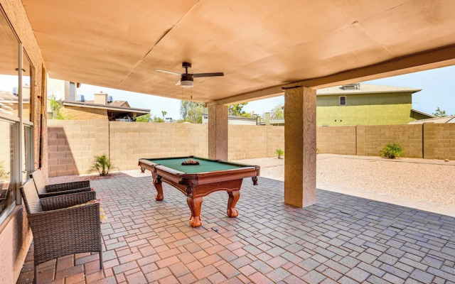 Glendale Gem: Outdoor Pool Table & Kitchen!