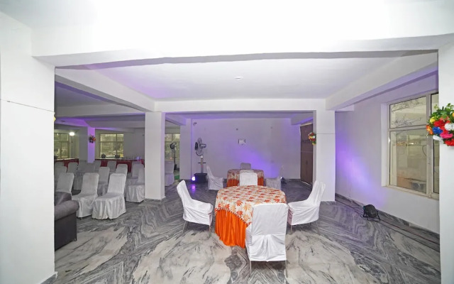 OYO 30480 Hotel Mohan Palace