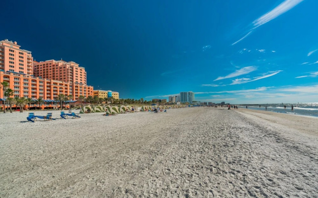 Regatta Beach Club N 913 by Vtrips