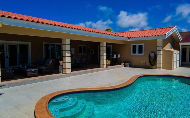 Lux High-end Haven Private Pool Unique Decor