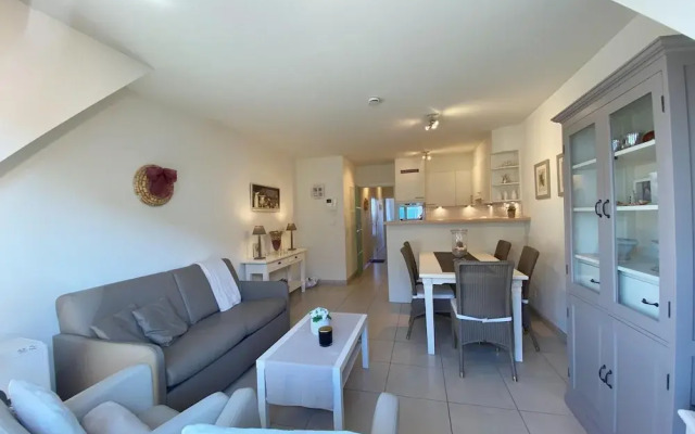 Apartment in Nieuwpoort by the Beach