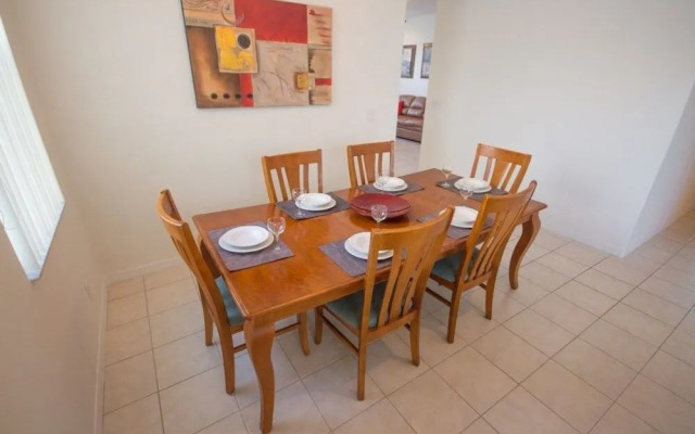 Sunrise Lakes 4 bed / 2.5 bath home