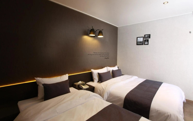 S& Hotel