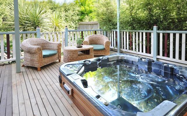 Healesville Garden Accommodation — The Grand Hotel