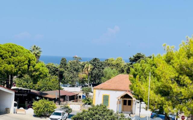 Cozy Sea View Retreat 1 min to Beach in Kyrenia