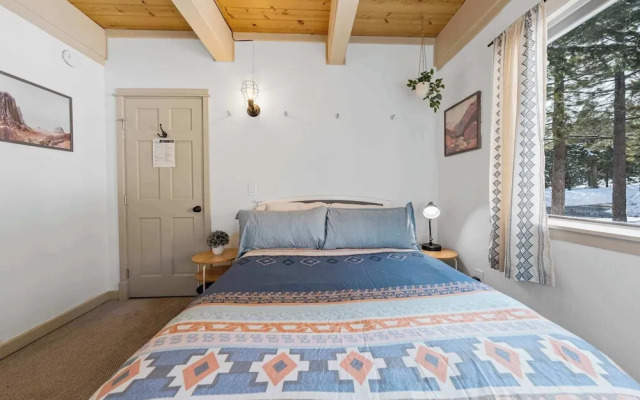 Tahoe City Retreat For 8!