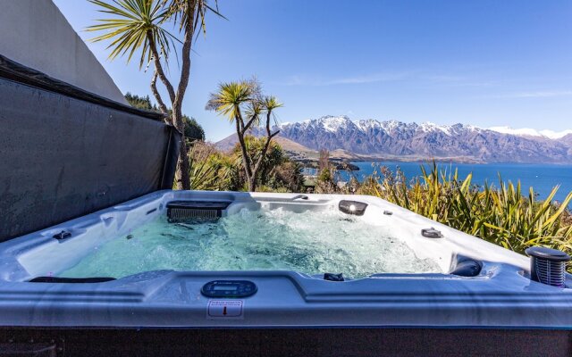 Alpine Gold With Incredible Lake Views SPA