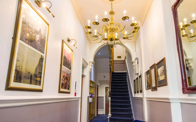London Town Hotel