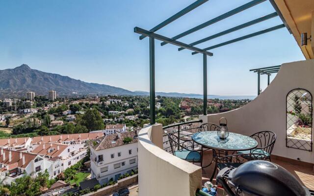 SAM2.4I- Cozy apartment walking distance to beach