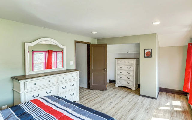 Quaint Family Retreat in Fairbury!