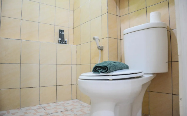 Stylish and Comfortable Studio Green Pramuka Apartment