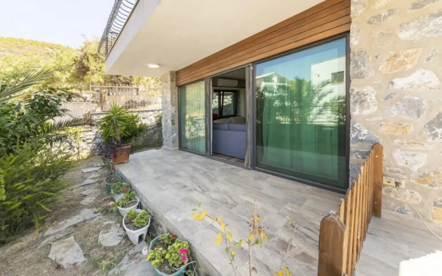 Eclectic Studio Apartment Near Sea in Bodrum