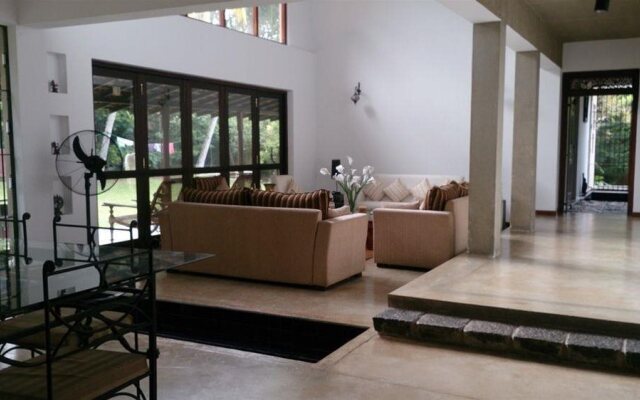 Villa W