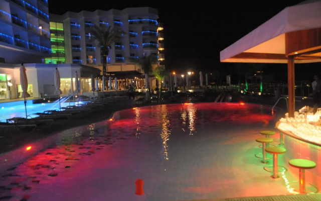 Vassos Nissi Plage  & Spa