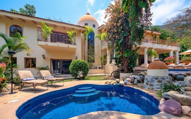 Sunny Vacation Villa 75