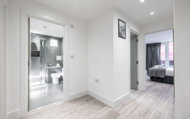 Stunning 2-bed Apartment in Camberley