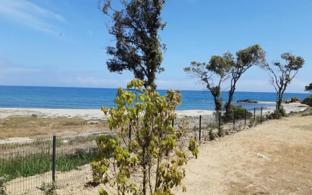 Studio les pieds dans l'eau vue sur mer