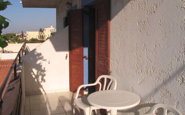 Elpis Hotel